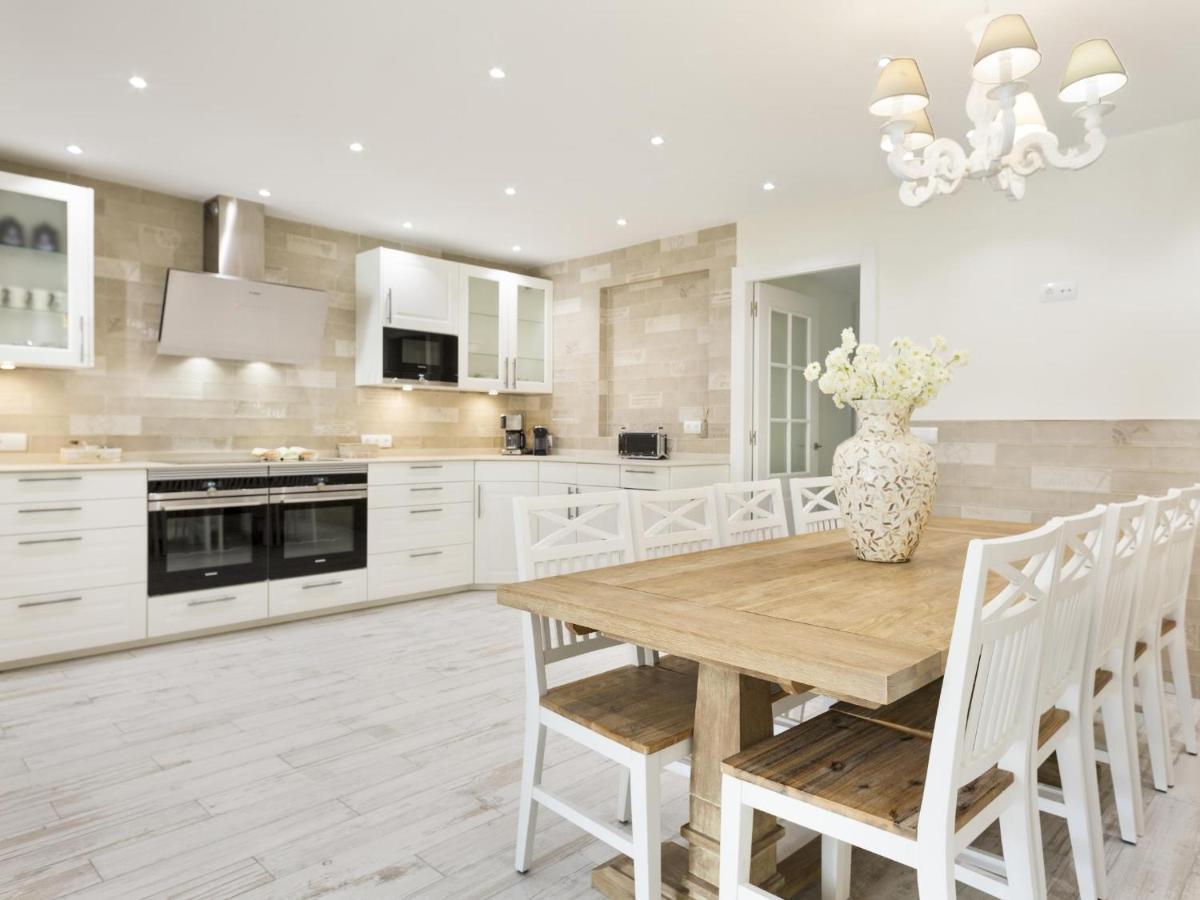 Sitges Spaces Mediterranean Apartments 5 Bedrooms, 4 Bathrooms, 75M2 Terrace, Centre Sitges- Sleeps 11 Exterior foto