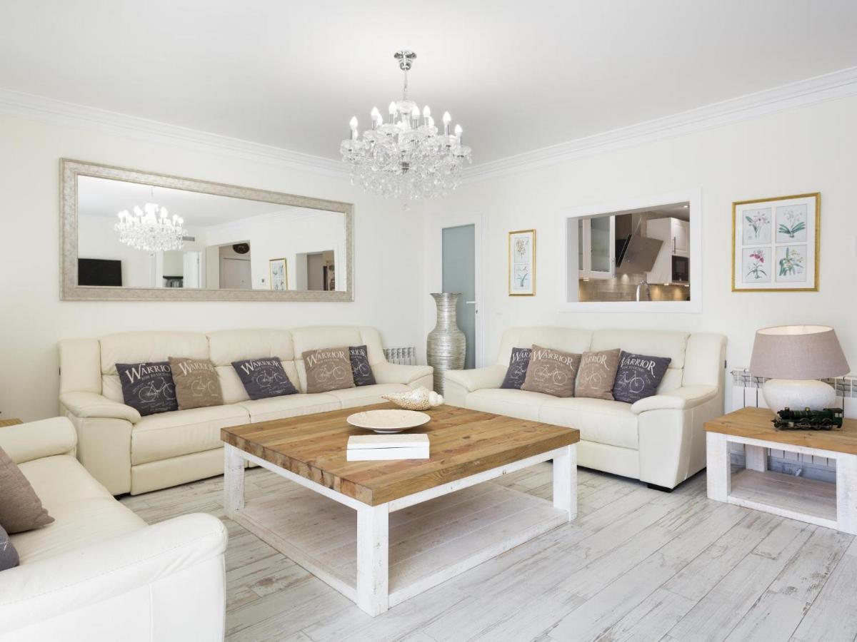 Sitges Spaces Mediterranean Apartments 5 Bedrooms, 4 Bathrooms, 75M2 Terrace, Centre Sitges- Sleeps 11 Exterior foto