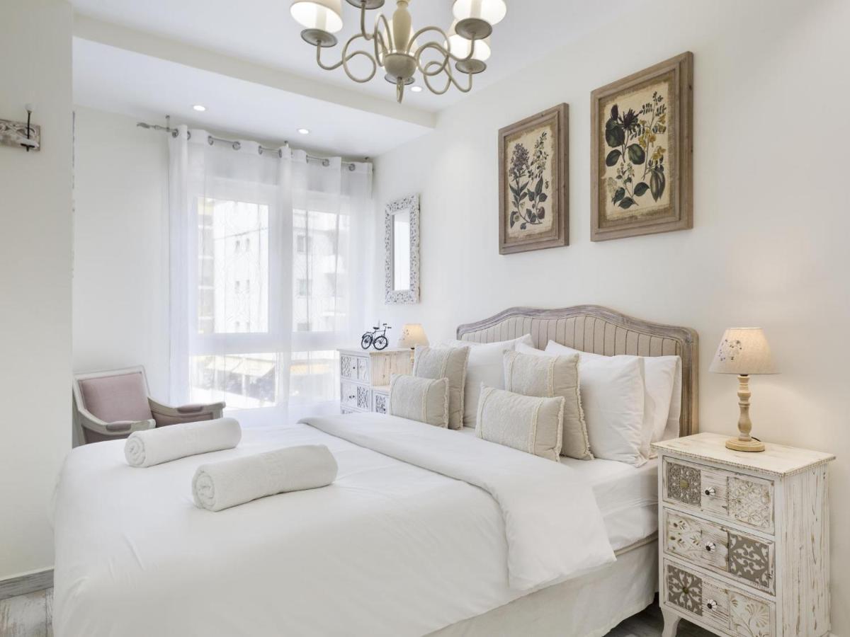 Sitges Spaces Mediterranean Apartments 5 Bedrooms, 4 Bathrooms, 75M2 Terrace, Centre Sitges- Sleeps 11 Exterior foto